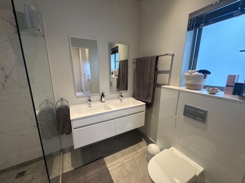 Modern 3 Bedroom House To Rent in Le Parc - Photo 9