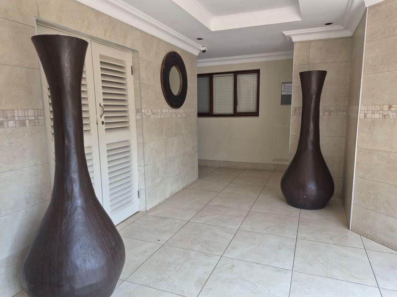 2 Bedropm Apartment for Sale in Umhlanga Rocks - Photo 2