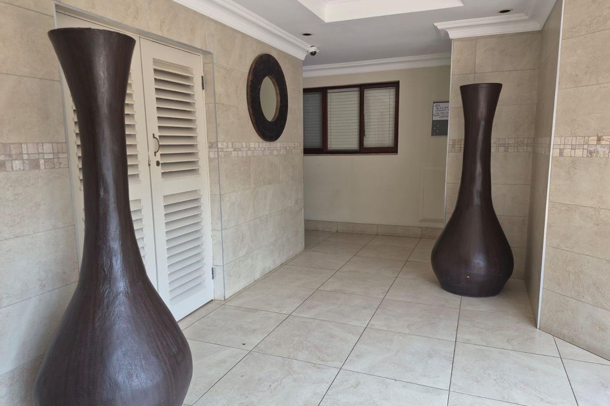 2 Bedropm Apartment for Sale in Umhlanga Rocks - Photo 2