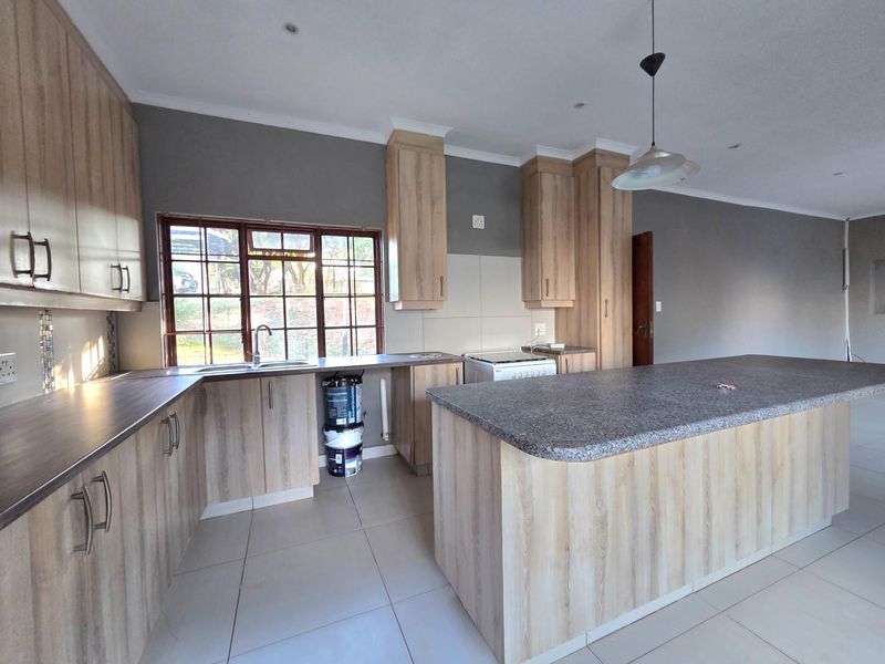 Family Haven with Sea Views - Photo 10