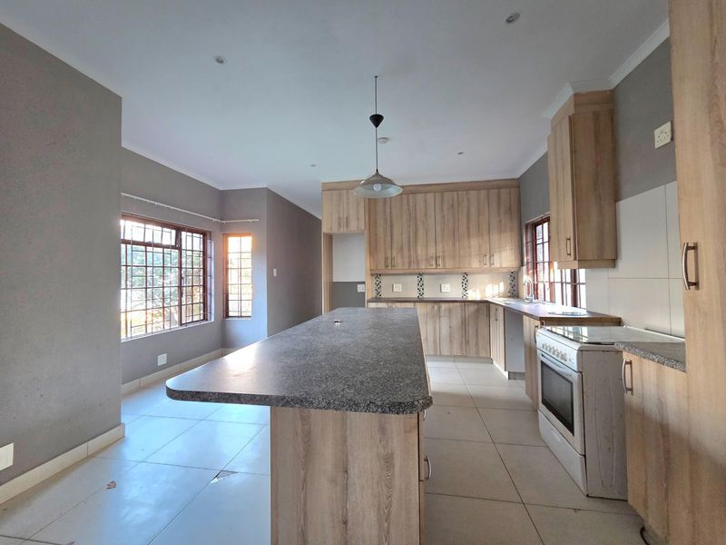 Family Haven with Sea Views - Photo 9