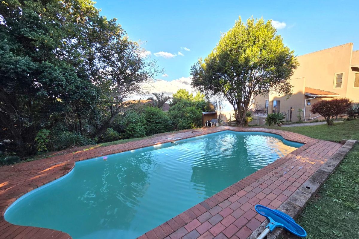 Family Haven with Sea Views - Photo 4
