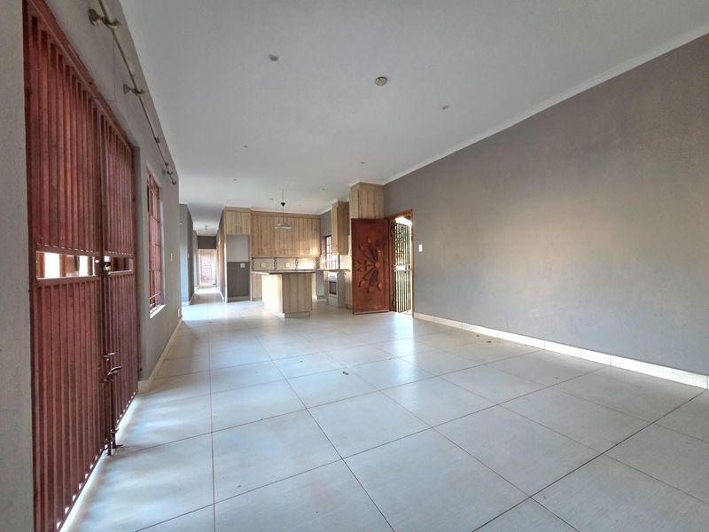 Family Haven with Sea Views - Photo 8