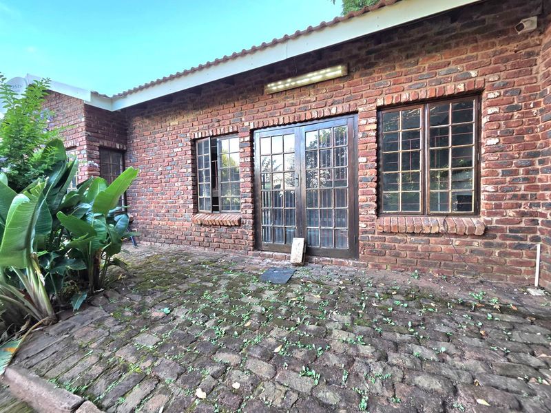 Family Haven with Sea Views - Photo 5