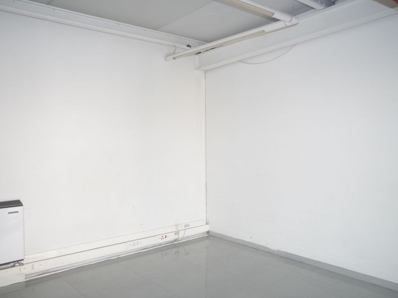 Office To Rent in Fairland, Randburg - Photo 8