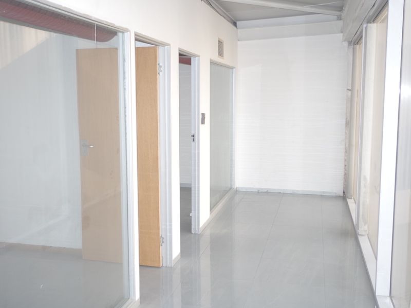 Office To Rent in Fairland, Randburg - Photo 7