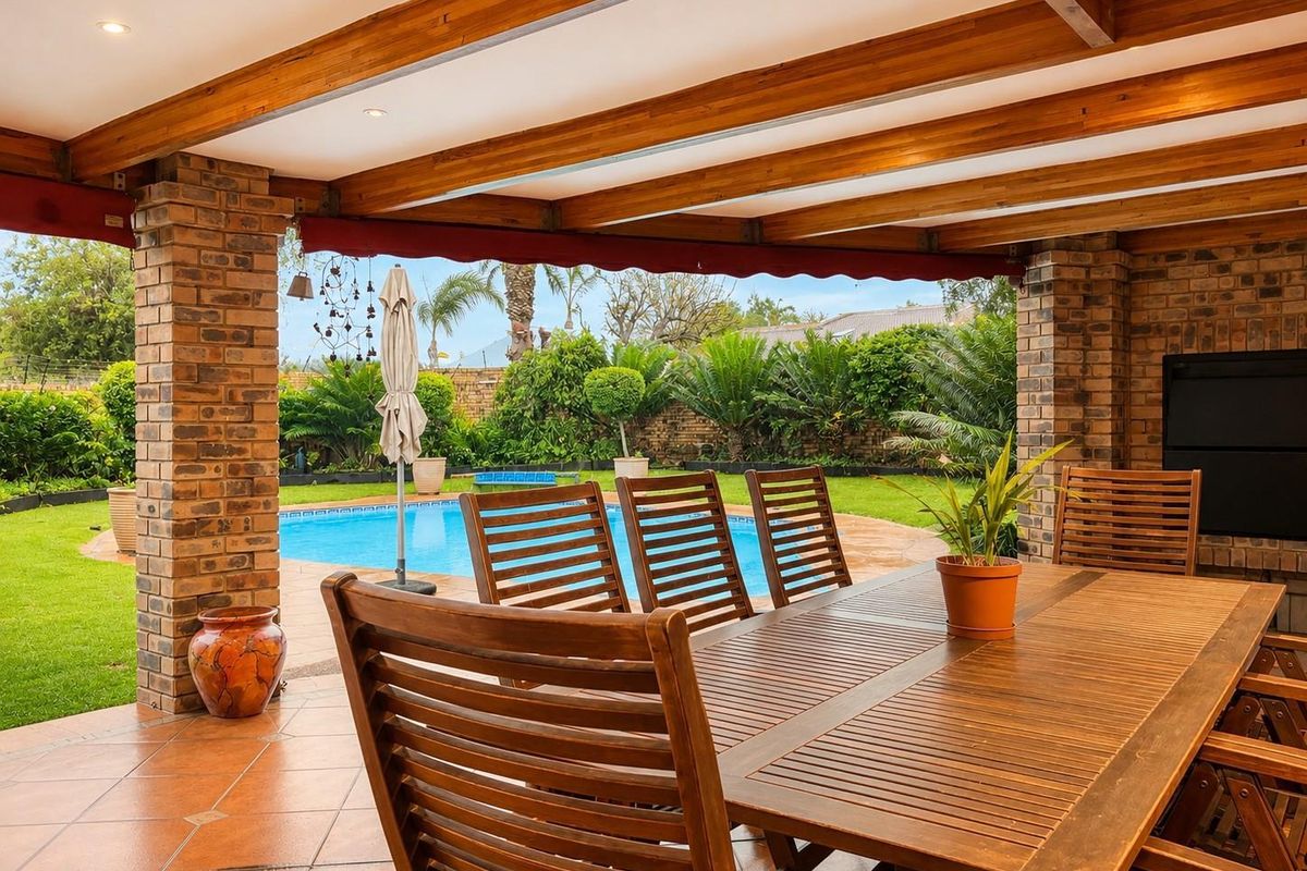 Spacious, Well-Built Family Home in a Prime Estate in Meyersdal - Photo 2