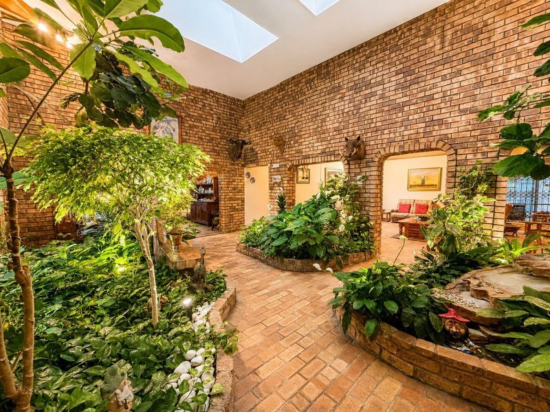 Spacious, Well-Built Family Home in a Prime Estate in Meyersdal - Photo 3