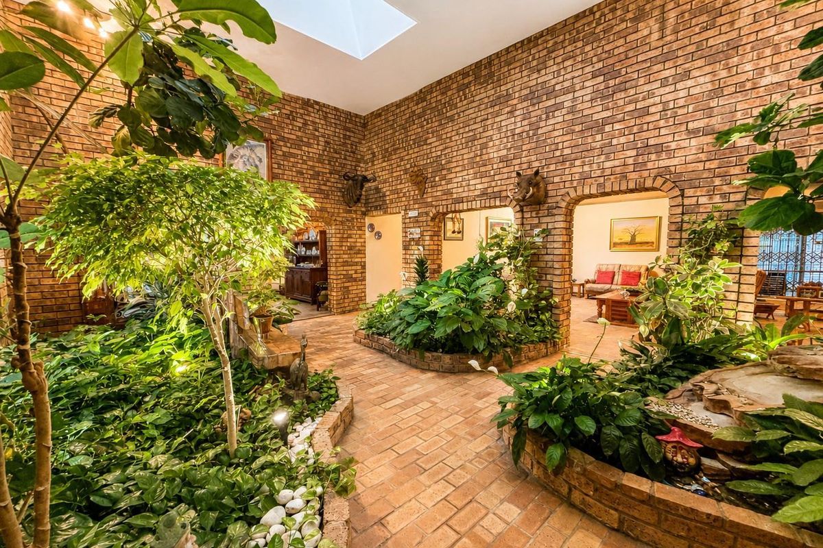 Spacious, Well-Built Family Home in a Prime Estate in Meyersdal - Photo 3