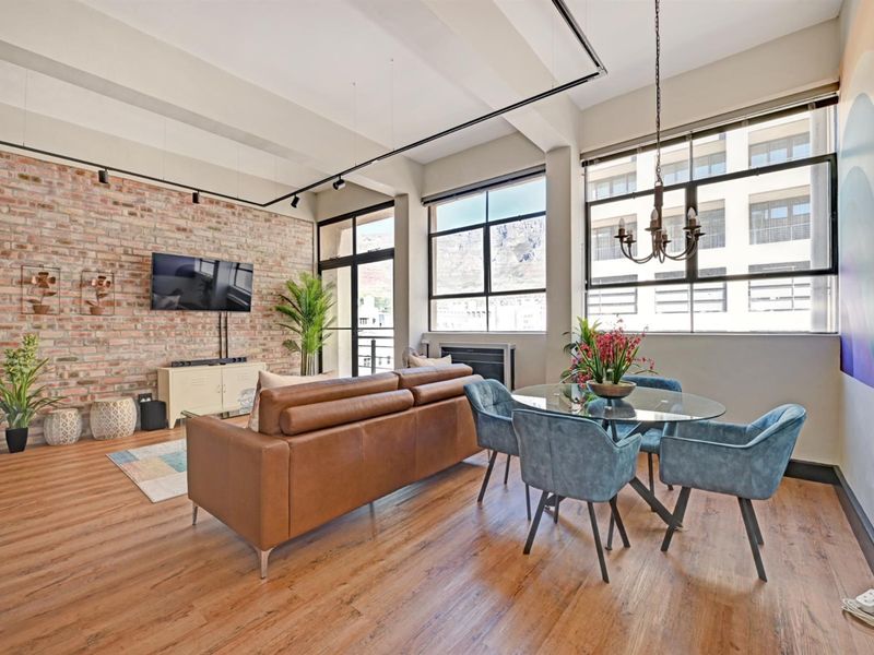 CONTEMPORARY FULLY FURNISHED LARGE 1 BED APARTMENT IN CAPE TOWN - Photo 5