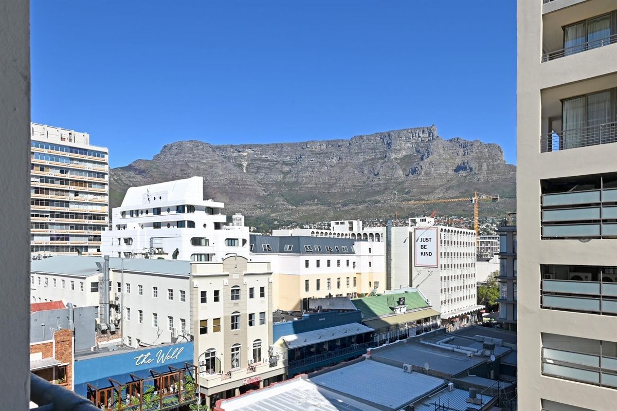 CONTEMPORARY FULLY FURNISHED LARGE 1 BED APARTMENT IN CAPE TOWN - Photo 2