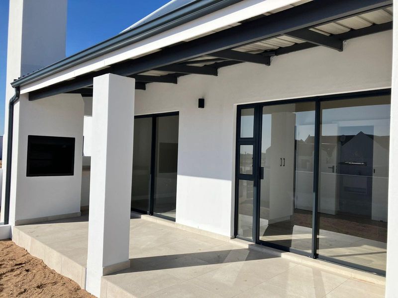 House For Sale in Laguna, Langebaan - Photo 2