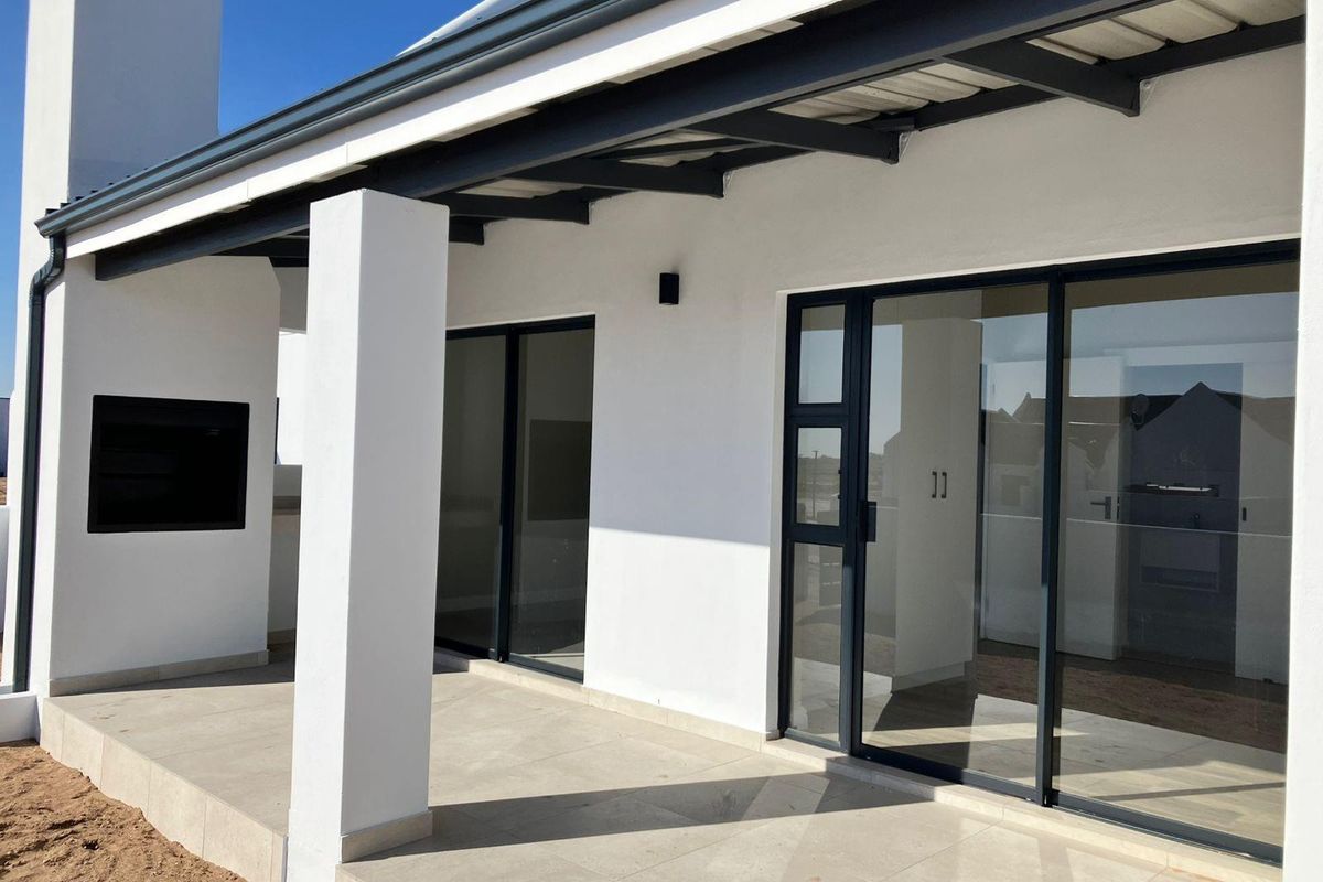 House For Sale in Laguna, Langebaan - Photo 2