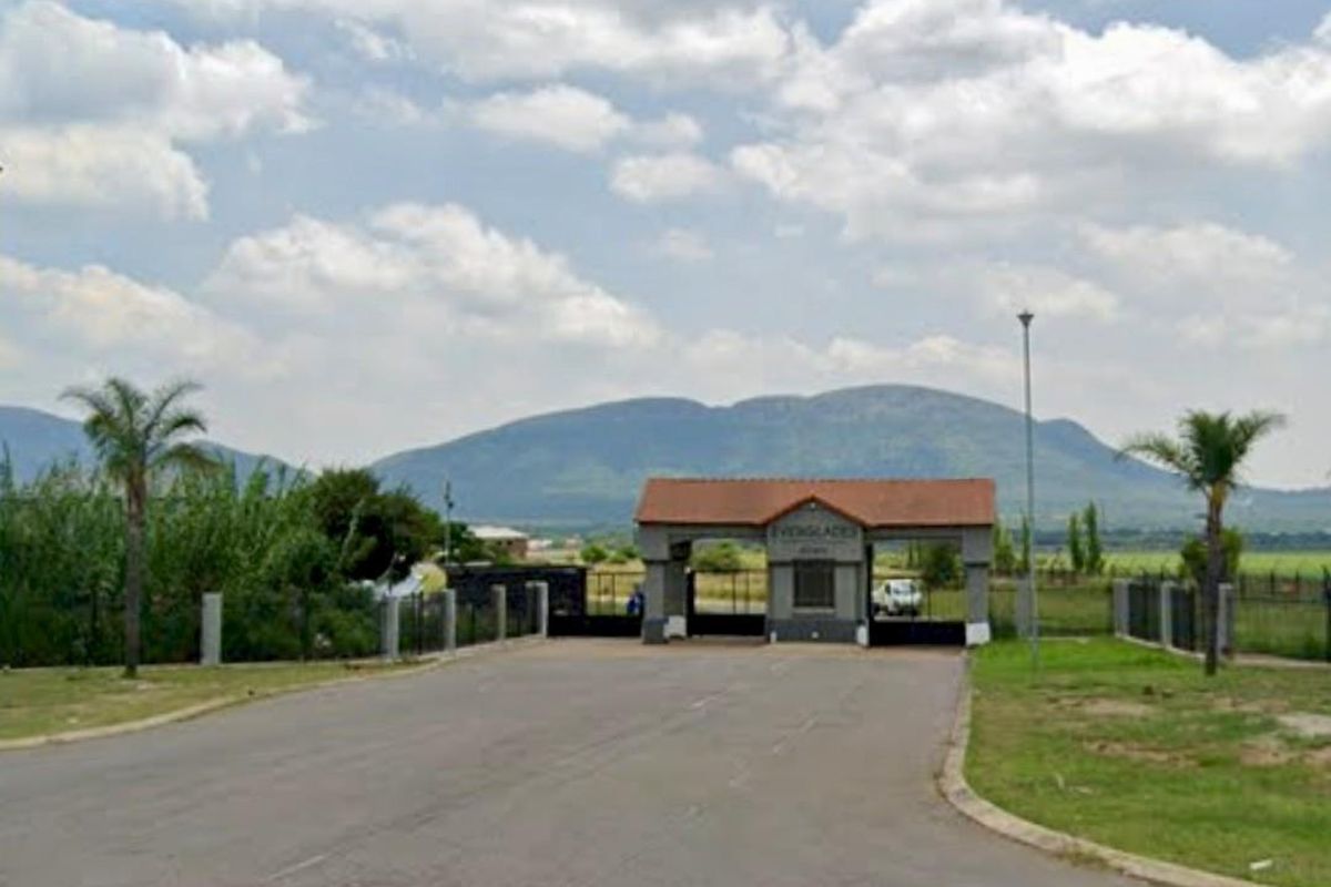 Vacant Land For Sale in Everglades Estate, Hartbeespoort, North West - Photo 2