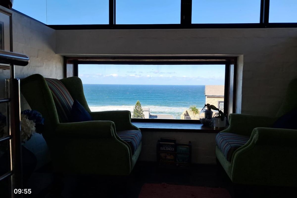Architecturally Designed Coastal Home - Dual Aspect Views - Designed with Nature in Mind! - Photo 5
