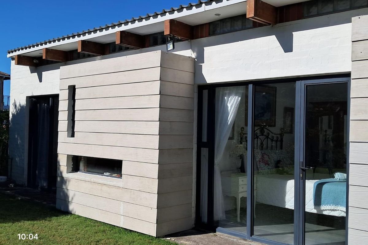 Architecturally Designed Coastal Home - Dual Aspect Views - Designed with Nature in Mind! - Photo 3