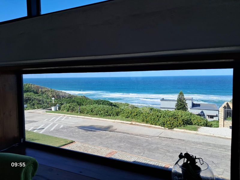 Architecturally Designed Coastal Home - Dual Aspect Views - Designed with Nature in Mind! - Photo 4