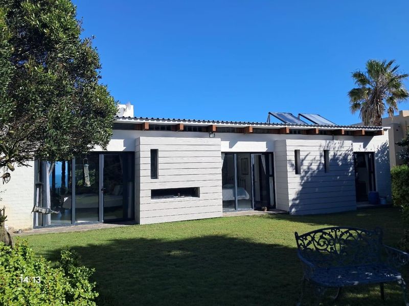 Architecturally Designed Coastal Home - Dual Aspect Views - Designed with Nature in Mind! - Photo 2