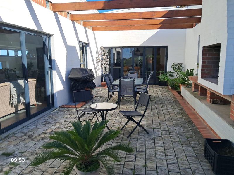 Architecturally Designed Coastal Home - Dual Aspect Views - Designed with Nature in Mind! - Photo 8