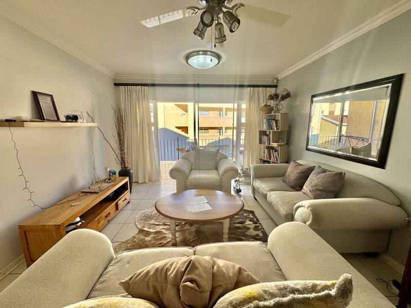 Stylish Coastal Apartment with Direct Beach Access - Photo 7
