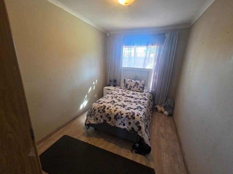 Beautiful Three-Bedroom Townhouse for Sale - Photo 4