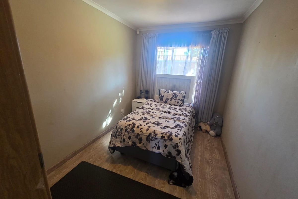 Beautiful Three-Bedroom Townhouse for Sale - Photo 4