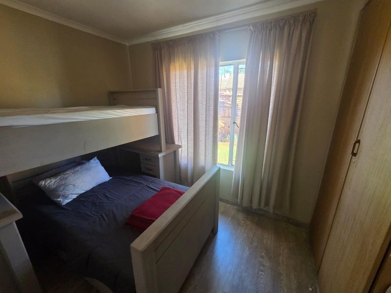 Beautiful Three-Bedroom Townhouse for Sale - Photo 5