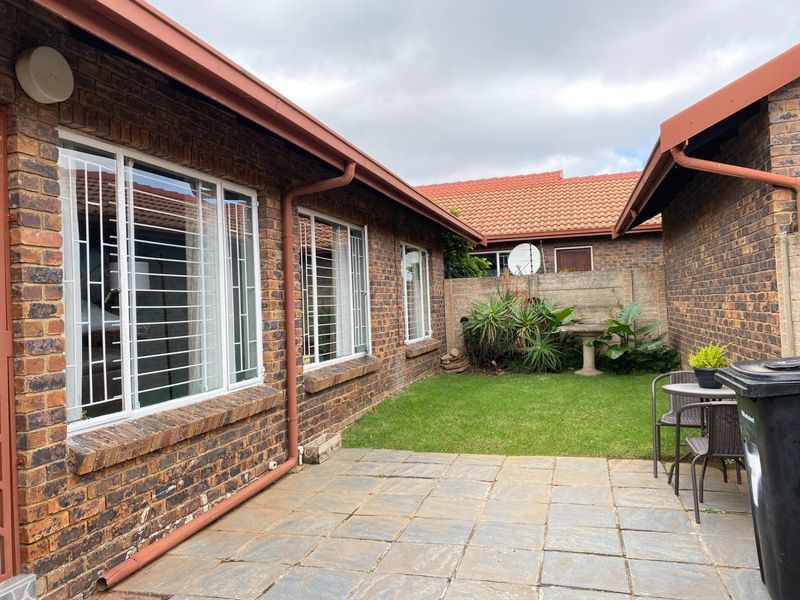 House For Sale in Edleen, Kempton Park - Photo 1