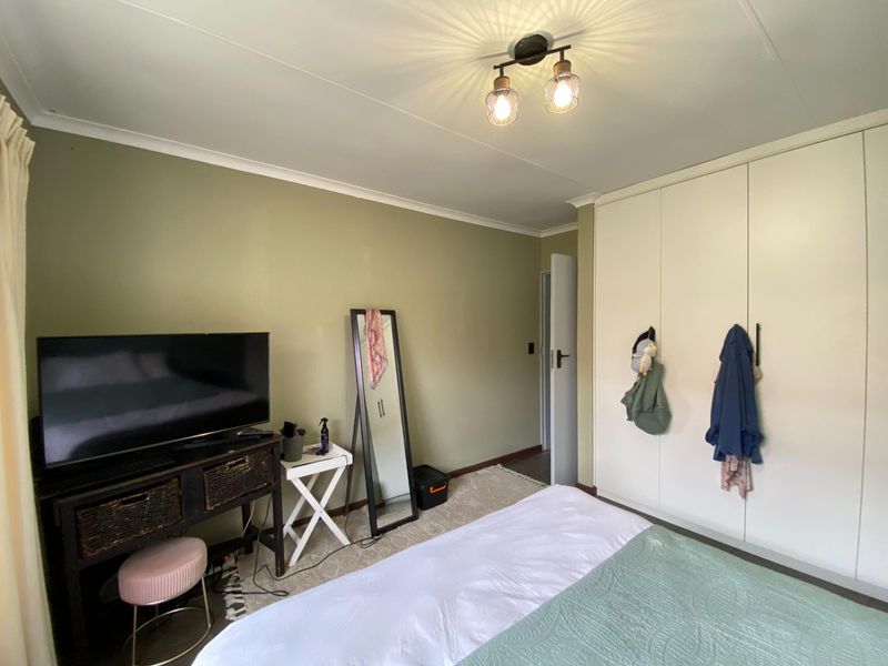 House For Sale in Edleen, Kempton Park - Photo 9