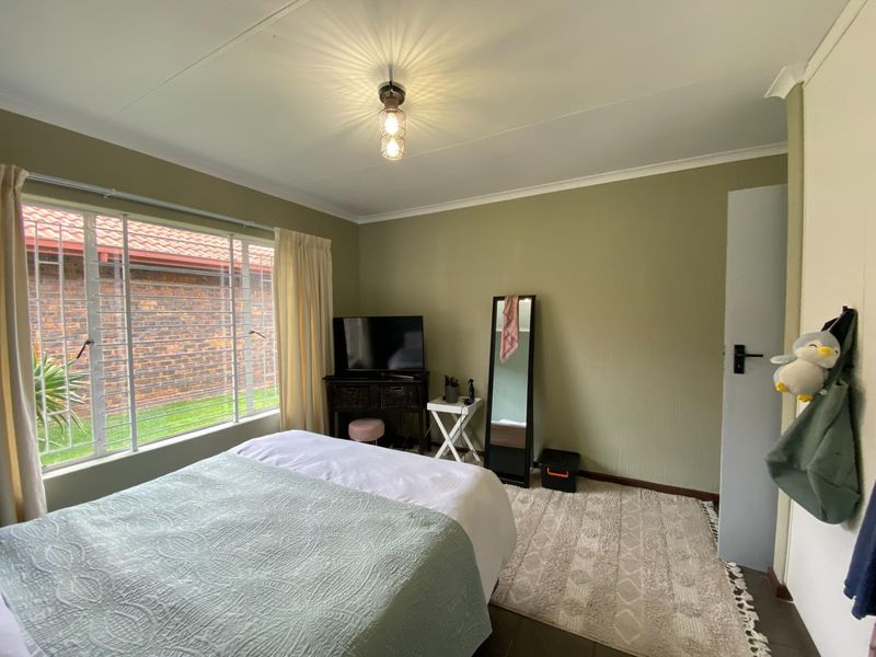 House For Sale in Edleen, Kempton Park - Photo 8