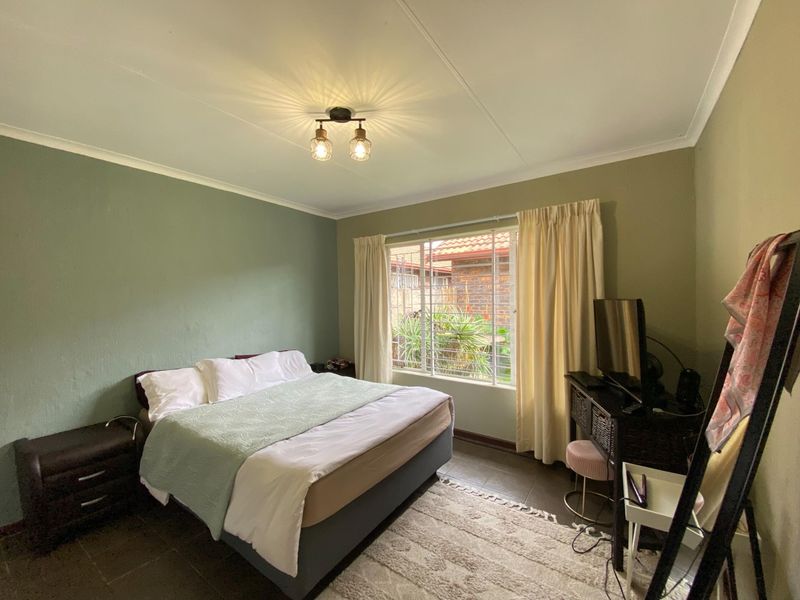 House For Sale in Edleen, Kempton Park - Photo 7