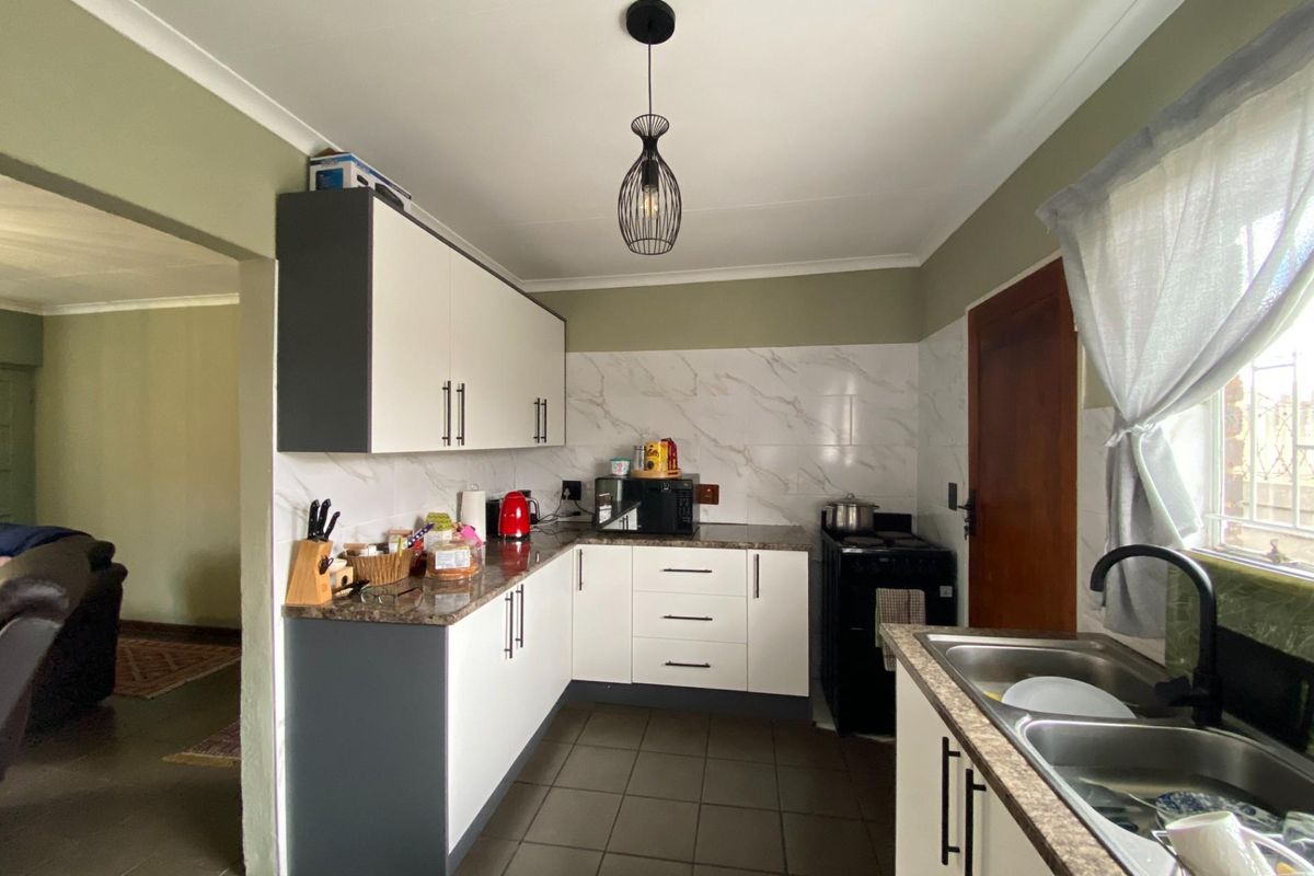 House For Sale in Edleen, Kempton Park - Photo 5