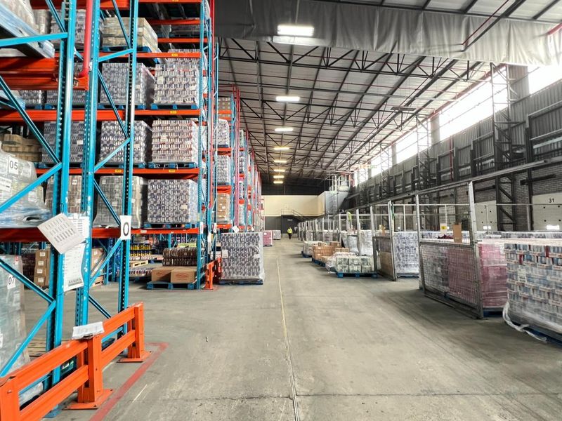 14,154m2  Neat and Secure Warehouse To Let in Montague Gardens, Cape Town - Photo 10