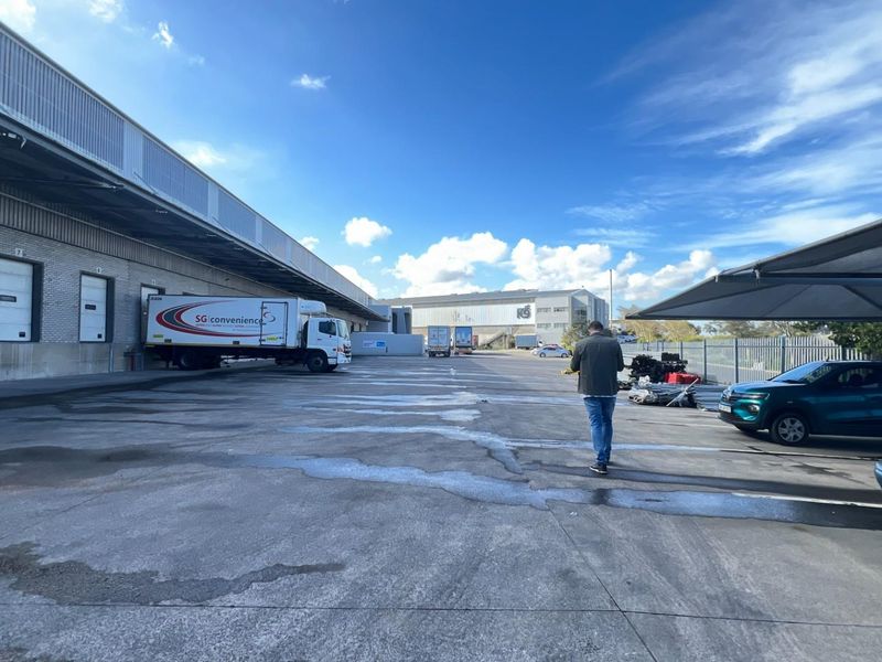 14,154m2  Neat and Secure Warehouse To Let in Montague Gardens, Cape Town - Photo 9