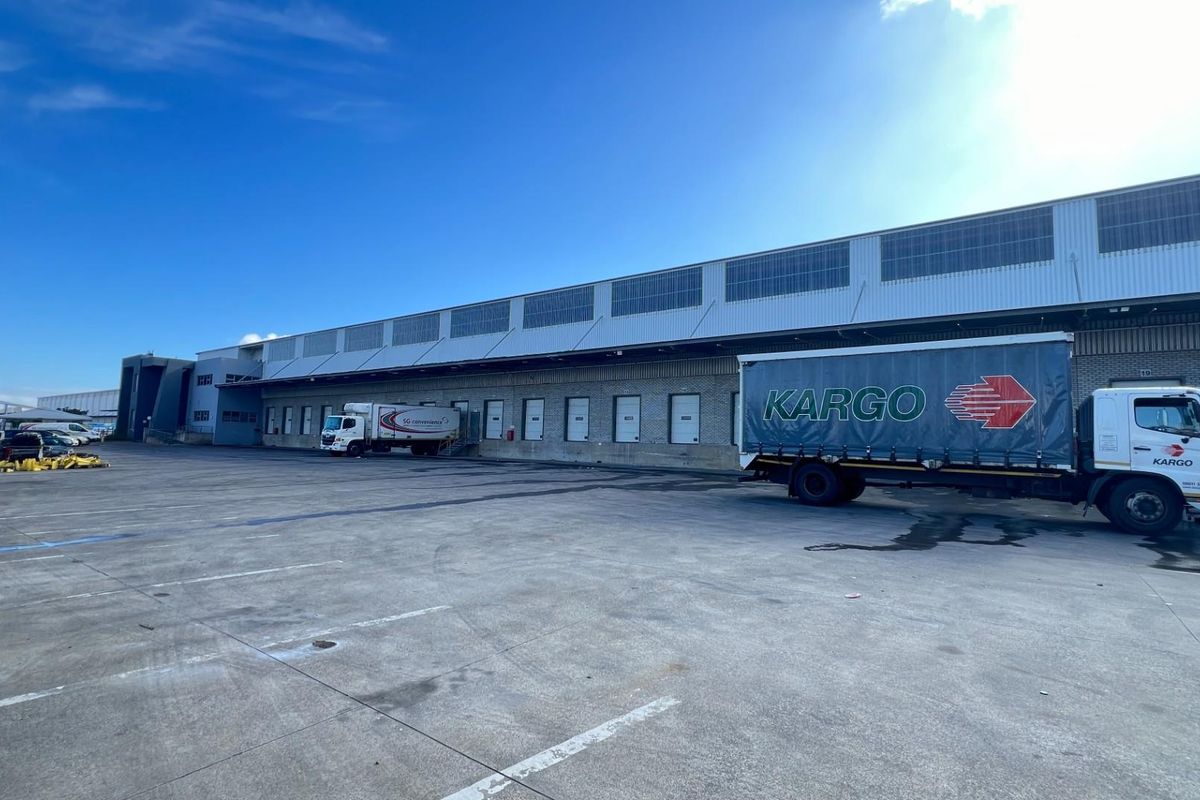14,154m2  Neat and Secure Warehouse To Let in Montague Gardens, Cape Town - Photo 3