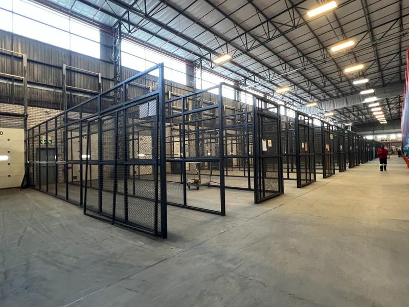 14,154m2  Neat and Secure Warehouse To Let in Montague Gardens, Cape Town - Photo 7
