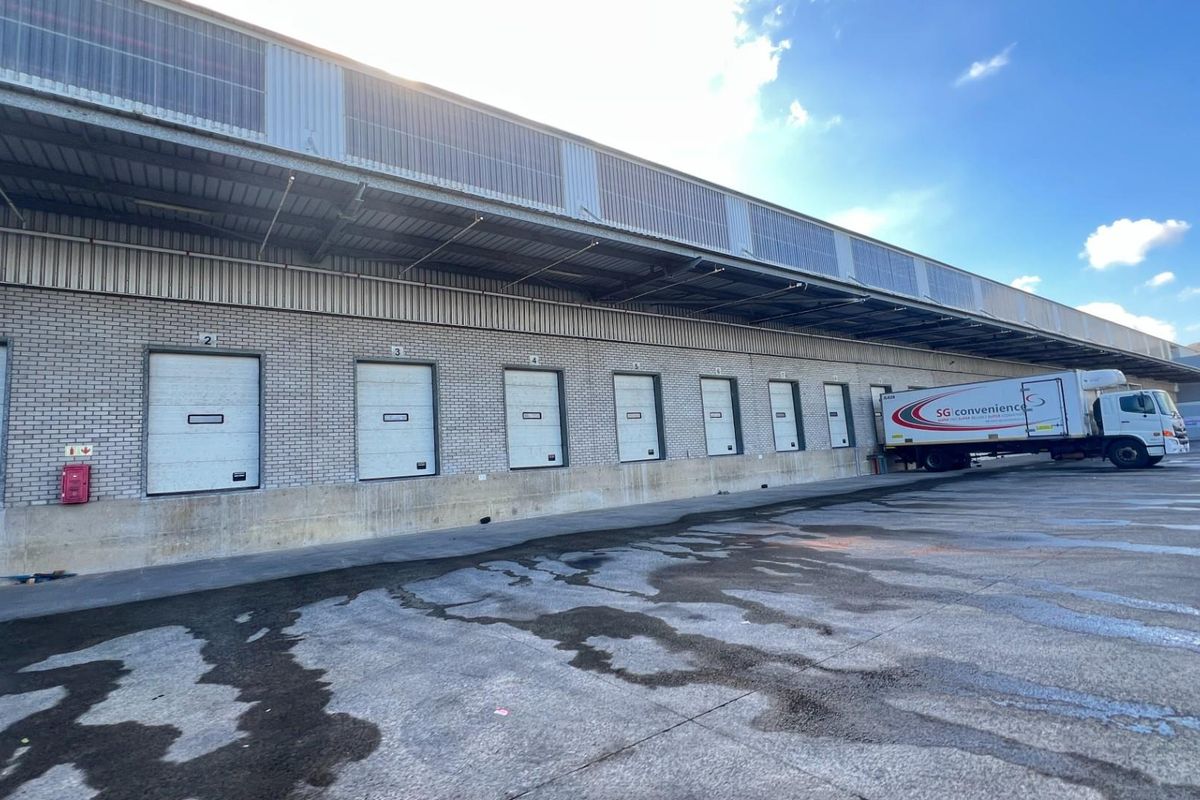 14,154m2  Neat and Secure Warehouse To Let in Montague Gardens, Cape Town - Photo 2