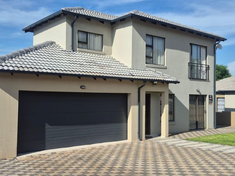 House For Sale in Amandasig, Akasia - Photo 2