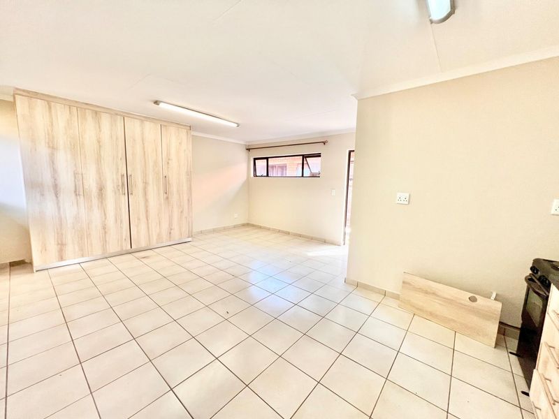 Modern 1 Bed Studio Apartment To Rent - Available 1 June - Photo 6