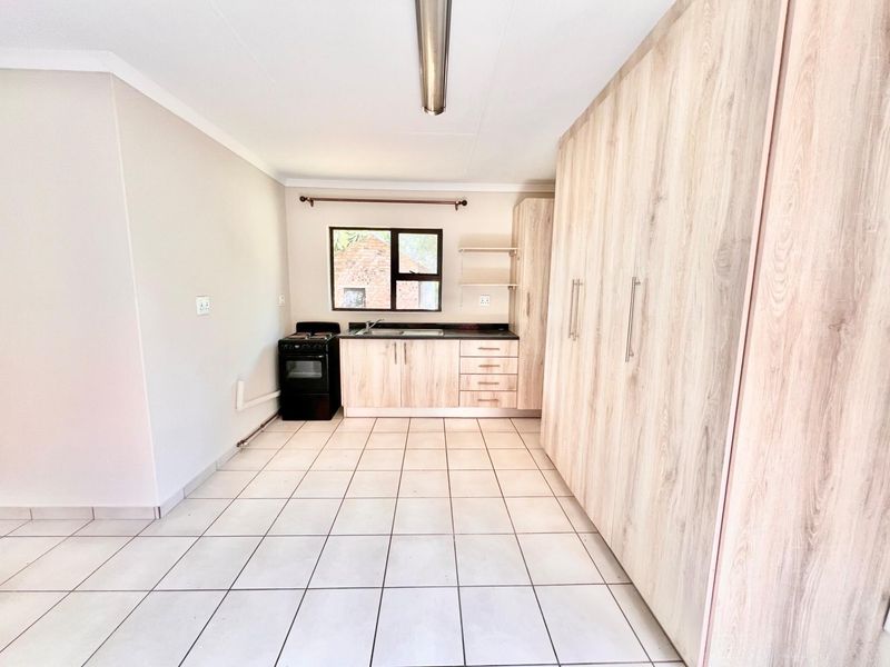 Modern 1 Bed Studio Apartment  To Rent in Beaulieu, Midrand - Photo 3