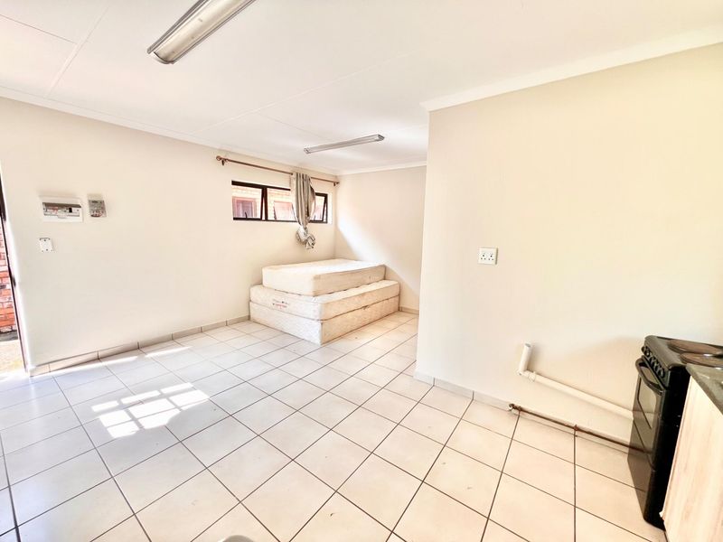 Modern 1 Bed Studio Apartment  To Rent in Beaulieu, Midrand - Photo 4