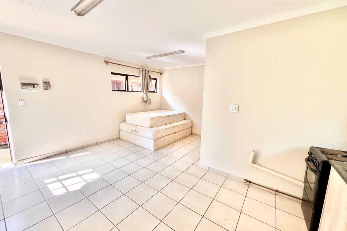Modern 1 Bed Studio Apartment  To Rent in Beaulieu, Midrand - Photo 4