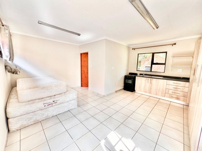Modern 1 Bed Studio Apartment  To Rent in Beaulieu, Midrand - Photo 6