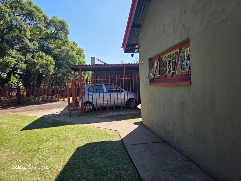 House For Sale in Witbank Ext 8, Witbank - Photo 3