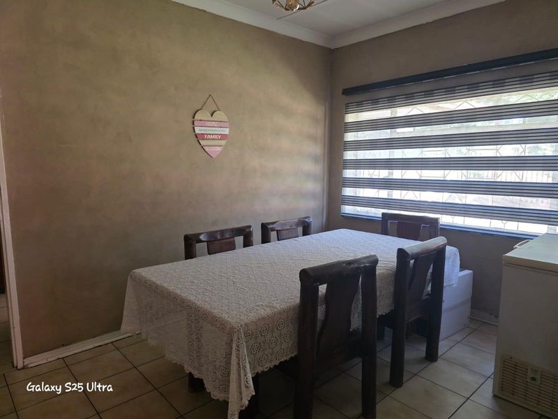 House For Sale in Witbank Ext 8, Witbank - Photo 8