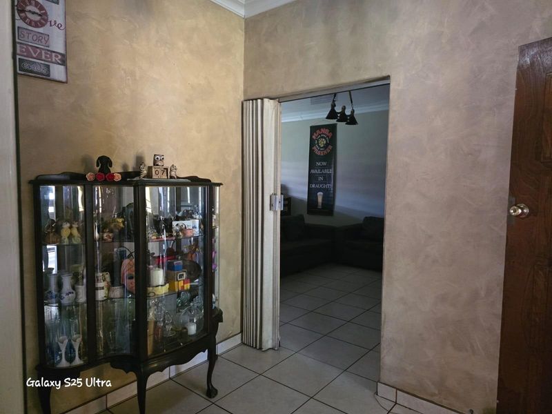 House For Sale in Witbank Ext 8, Witbank - Photo 10
