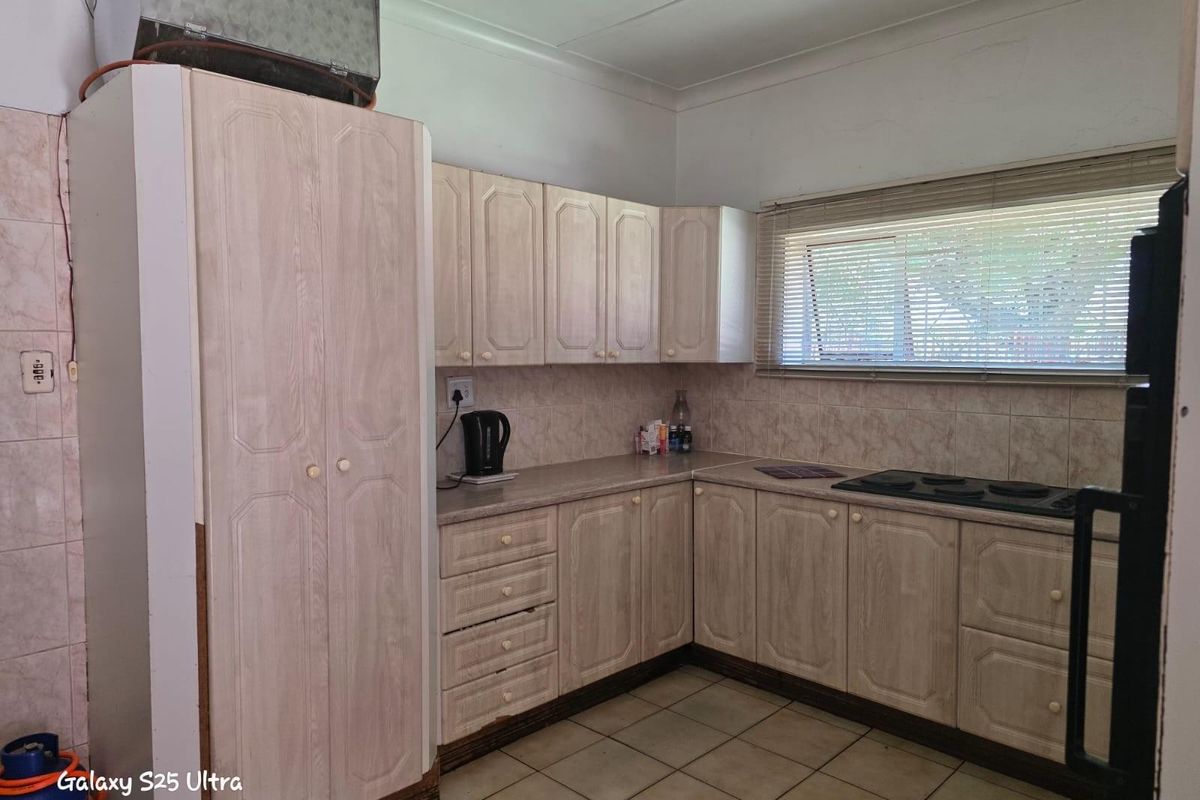House For Sale in Witbank Ext 8, Witbank - Photo 5