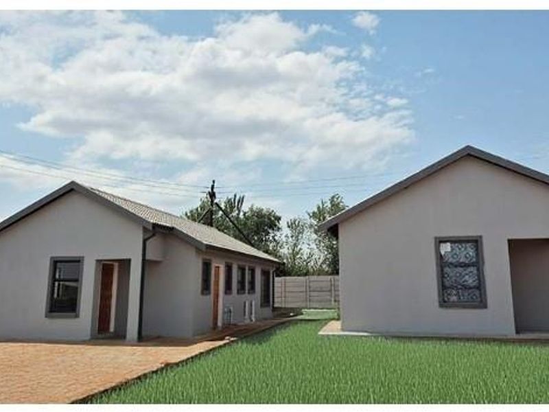 House For Sale in Vosloorus, Boksburg - Photo 2