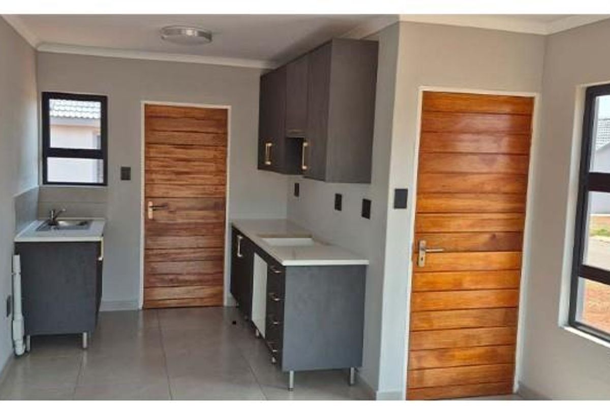 House For Sale in Vosloorus, Boksburg - Photo 5