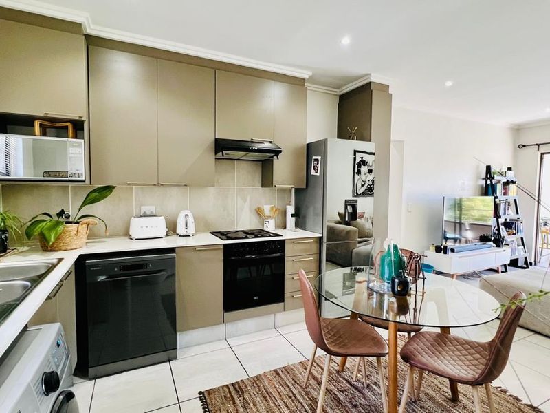 2 bedroom 1 full bath - Lonehill - Photo 3